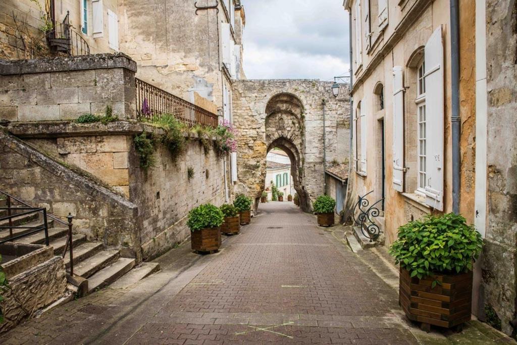 Bourg Superbe Appart Avec Vue Magnifique Luaran gambar